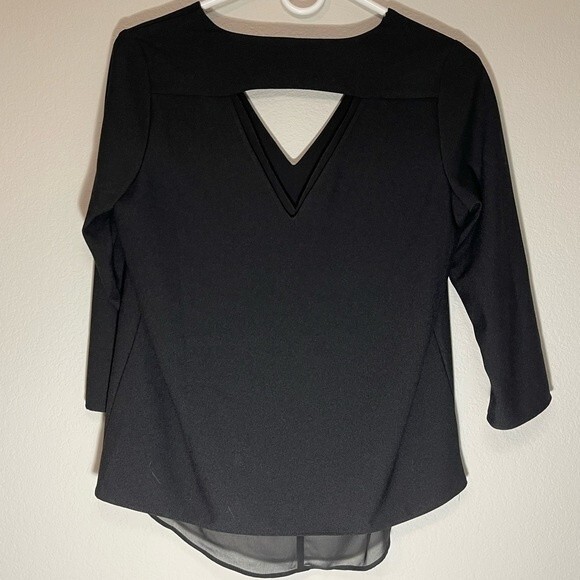 C & E Black 3/4 Sleeve Blouse with Triangle Cutout Soft Mesh Lining Size XS - Picture 6 of 9